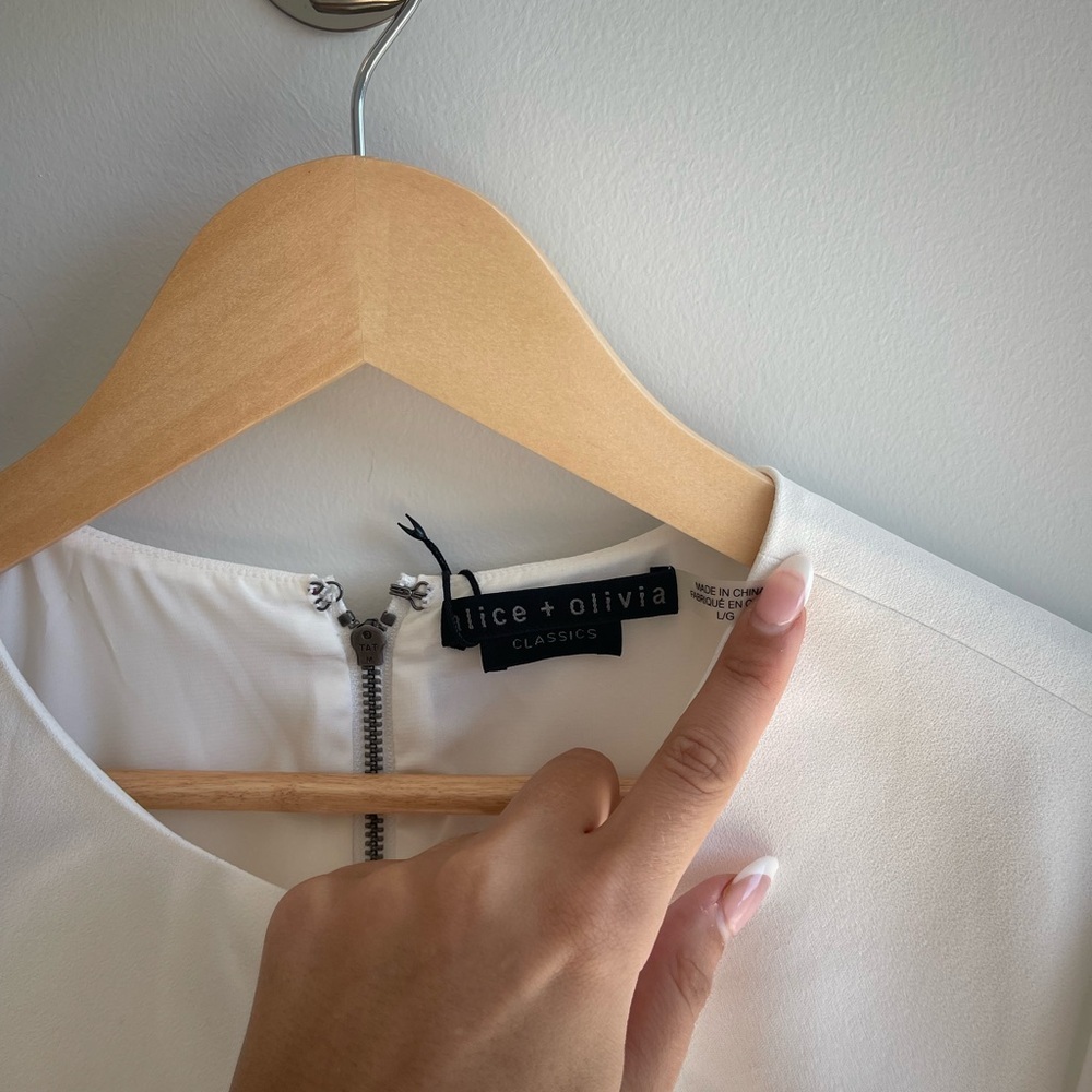 Alice + Olivia Tie White Top - Picture 4 of 6